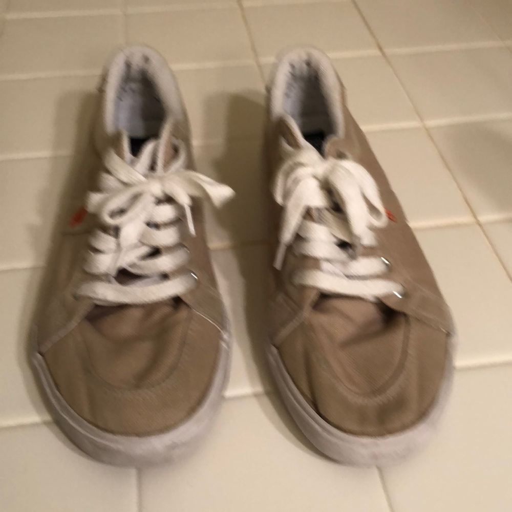 Boys sneakers